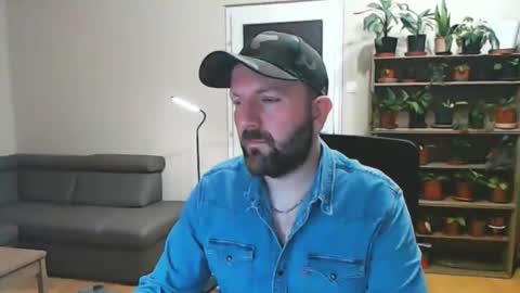 Snapshot of adultwebcamdatabase chatting on November 4, 9:36 pm Felix84 online show from November 4, 9:36 pm