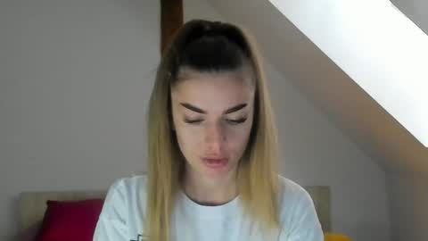 Snapshot of adventurina chatting on October 22, 9:31 am adventurina online show from October 22, 9:31 am