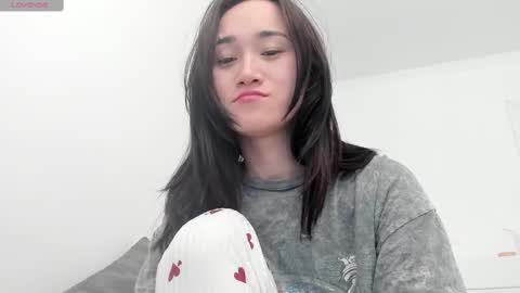 Snapshot of ae_nie chatting on March 11, 8:20 am Aenie online show from March 11, 8:20 am