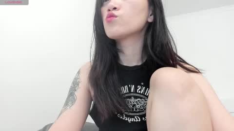 Snapshot of ae_nie chatting on March 12, 7:24 am Aenie online show from March 12, 7:24 am