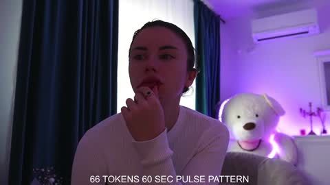 Snapshot of aelia_anara chatting on January 10, 6:31 am Aelia online show from January 10, 6:31 am