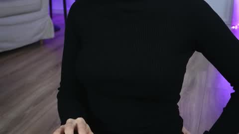 Aelia online show from February 8, 6:00 pm