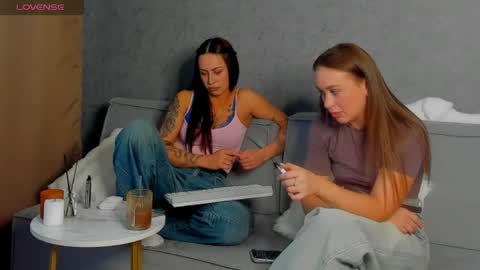 Adele online show from April 8, 7:30 am