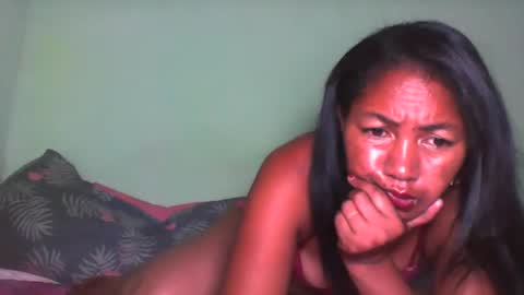 aelyaa online show from April 9, 5:18 am