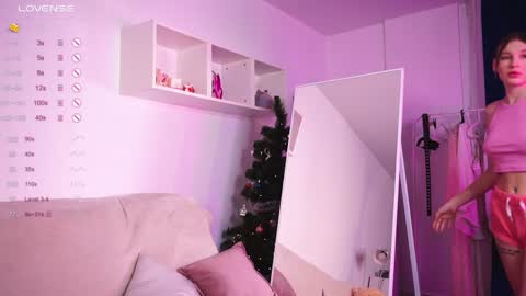 Snapshot of aesthetics__tease chatting on December 27, 3:15 pm aesthetics__tease online show from December 27, 3:15 pm