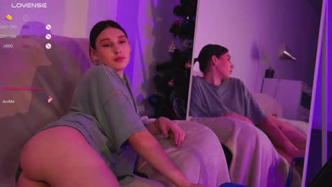 Snapshot of aesthetics__tease chatting on January 12, 6:05 pm aesthetics__tease online show from January 12, 6:05 pm