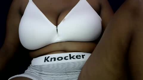 Snapshot of african_adasa02 chatting on November 5, 9:48 pm african_adasa02 online show from November 5, 9:48 pm