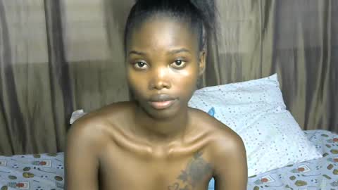 Snapshot of africana_slimqueen chatting on June 19, 11:14 am africana_slimqueen online show from June 19, 11:14 am