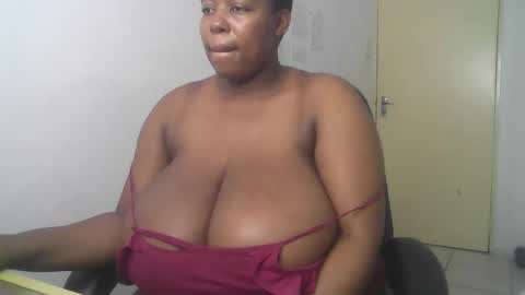 Snapshot of africanbusty chatting on September 8, 9:14 pm ONLYFAN-Africanbusty online show from September 8, 9:14 pm