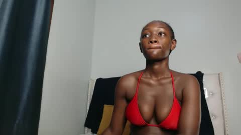 Snapshot of africanpetitequeen chatting on November 11, 9:53 am CIARA online show from November 11, 9:53 am