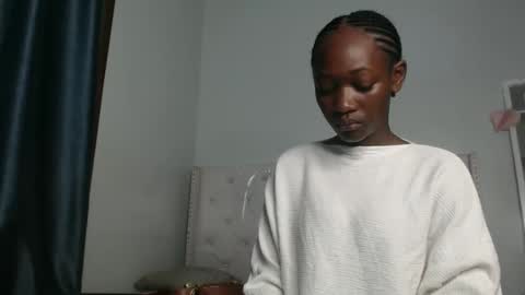 Snapshot of africanpetitequeen chatting on November 20, 10:37 am CIARA online show from November 20, 10:37 am