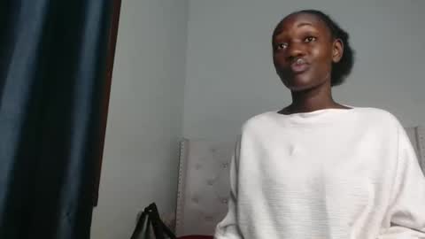 Snapshot of africanpetitequeen chatting on December 1, 10:53 am CIARA online show from December 1, 10:53 am