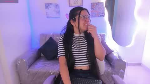 Snapshot of afrodita_rouss chatting on February 19, 9:11 pm afrodita_rouss online show from February 19, 9:11 pm