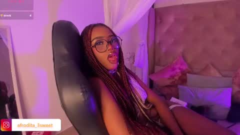 Snapshot of afrodita_sweeet chatting on June 27, 9:42 pm Afrodita online show from June 27, 9:42 pm