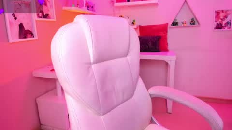 Snapshot of afrodita_sweeet chatting on July 3, 9:32 pm Afrodita online show from July 3, 9:32 pm