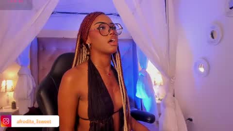 Snapshot of afrodita_sweeet chatting on July 12, 8:11 pm Afrodita online show from July 12, 8:11 pm