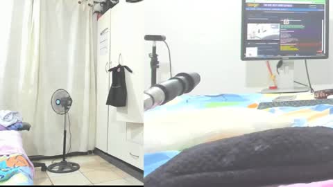 Snapshot of afroditacute16 chatting on December 4, 2:42 am afroditacute16 online show from December 4, 2:42 am