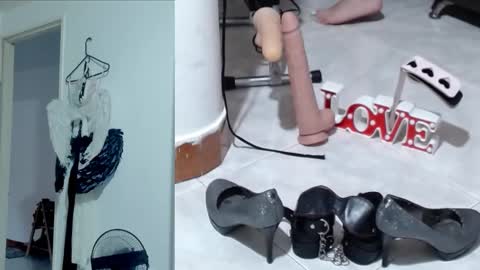 Snapshot of afroditacute16 chatting on September 10, 10:21 pm afroditacute16 online show from September 10, 10:21 pm