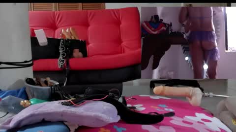 Snapshot of afroditacute16 chatting on September 27, 6:24 pm afroditacute16 online show from September 27, 6:24 pm