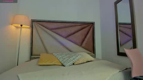    online show from April 4, 5:54 pm