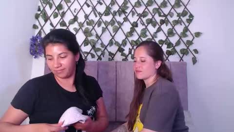 Snapshot of afroditawhispers chatting on November 20, 2:23 am Lia Valkyria online show from November 20, 2:23 am