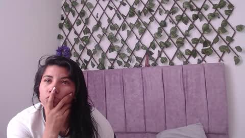 Snapshot of afroditawhispers chatting on November 30, 8:24 pm Lia Valkyria online show from November 30, 8:24 pm