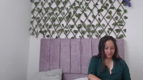 Snapshot of afroditawhispers chatting on January 7, 8:44 pm Lia Valkyria online show from January 7, 8:44 pm