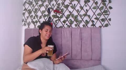 Snapshot of afroditawhispers chatting on February 10, 10:58 pm Lia Valkyria online show from February 10, 10:58 pm