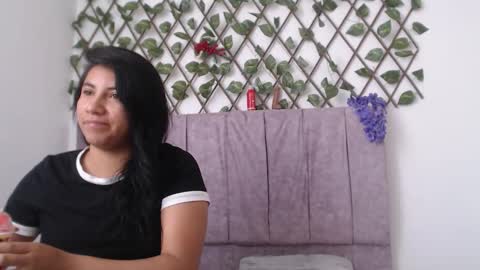 Snapshot of afroditawhispers chatting on February 27, 8:31 pm Lia Valkyria online show from February 27, 8:31 pm