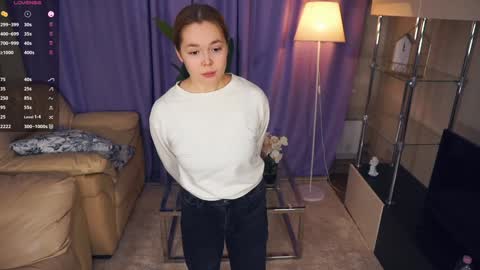 Lana  1800 - 0330 UTC   Mia 0700- 1630 UTC online show from January 8, 8:06 am