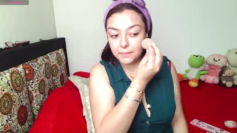 Snapshot of agata_a chatting on December 9, 4:37 pm Hanna online show from December 9, 4:37 pm