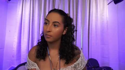 Snapshot of agatha_collinss chatting on October 1, 6:36 pm Val inst agatha clls online show from October 1, 6:36 pm