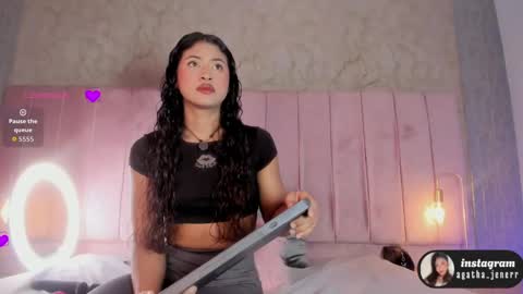 Snapshot of agatha_jener chatting on June 2, 11:34 am agatha_jener online show from June 2, 11:34 am