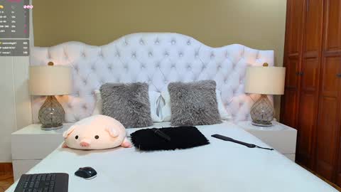 Snapshot of agatha_lenon chatting on January 24, 10:41 pm Agatha online show from January 24, 10:41 pm