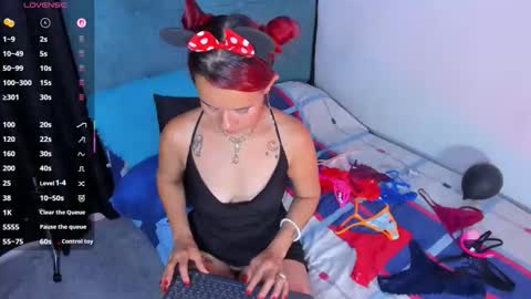 agatha_walter_ online show from May 11, 11:46 pm