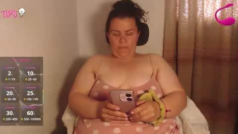 Snapshot of agathaaaa chatting on June 25, 1:37 pm online show from June 25, 1:37 pm