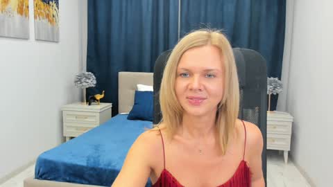 Snapshot of agathaklouin chatting on January 11, 7:49 am Agatha online show from January 11, 7:49 am