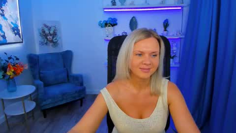 Snapshot of agathaklouin chatting on November 8, 7:45 pm Agatha online show from November 8, 7:45 pm