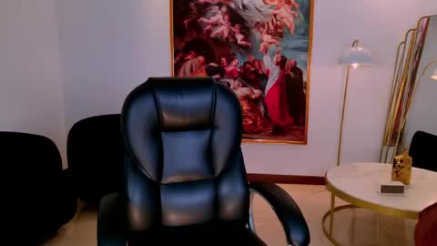 Agatha online show from April 8, 9:04 pm