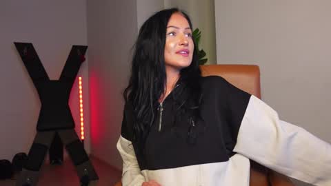 Agelina Lilly Laura online show from December 20, 6:37 pm