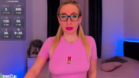 Snapshot of agent_polly chatting on February 4, 3:40 pm Polly online show from February 4, 3:40 pm