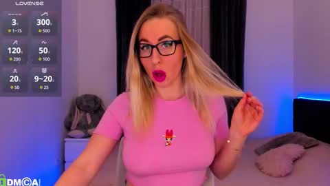 Snapshot of agent_polly chatting on February 10, 3:38 pm Polly online show from February 10, 3:38 pm