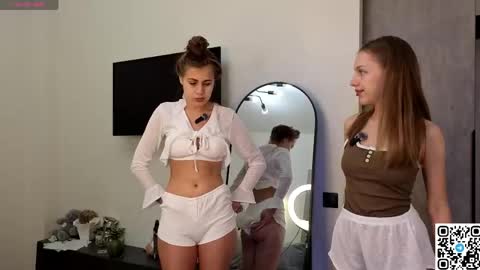 Monica and Bella online show from June 7, 6:39 am
