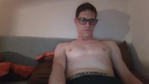 agentradnai96 online show from April 3, 10:30 pm