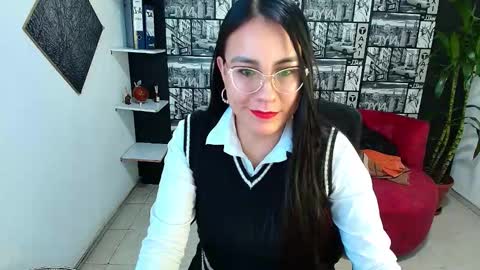 Snapshot of aghata_moon chatting on February 11, 2:11 pm Aghata Moon online show from February 11, 2:11 pm