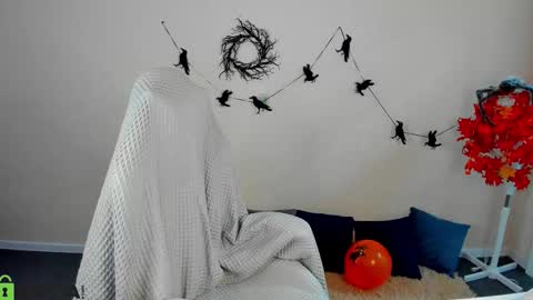 Snapshot of agnes_wells chatting on October 31, 9:21 am agnes wells online show from October 31, 9:21 am