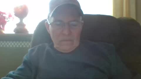 aguynrkfrd online show from December 24, 6:28 pm