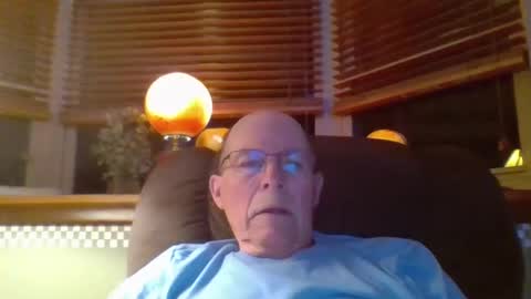 aguynrkfrd online show from October 8, 10:13 am