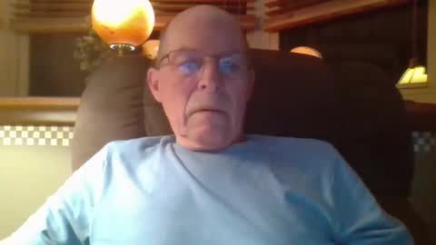 aguynrkfrd online show from October 9, 9:29 am