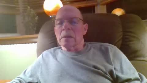 aguynrkfrd online show from December 3, 10:57 am